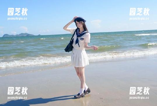 拥抱独特，MiMi Chan制服绑缚的私房写真让你领略不同风采.txt